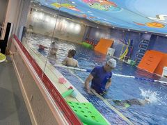 -戊辰亲子游泳俱乐部