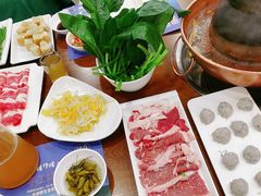 -楼外楼大刀肉传统火锅居(博学路店)