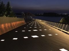 -南京眼步行桥