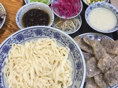 老北京炸酱面-门框胡同百年卤煮(新街口店)