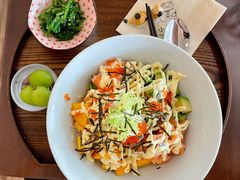 三文鱼牛油果拌饭-小银家日式简餐(中信丹阳花园店)