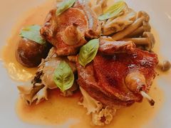 碳烤乳鸽，甜豆，旱金莲醋汁-Jean Georges