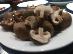 蘑菇-钱小主·自助回旋烤肉火锅餐厅(东方新天地店)