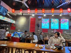 -爆炸头阿姨小四川正宗川味小吃(无任何分店)