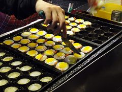 鸟蛋虾炸&nbsp;制作中-六合夜市