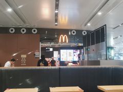 大堂-麦当劳(北京大兴机场二层国内到达(安检外)店)