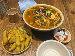 -粉八·云南米线·建水烧烤(常熟路店)
