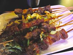 羊肉串-西街夜油条·麻团包乌饭
