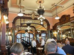 -Majestic Café