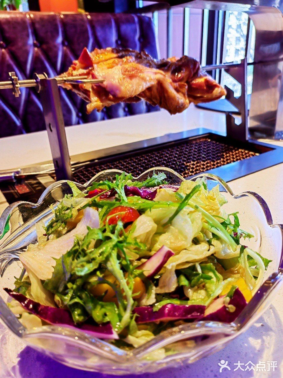 总有一天你的心上人会手持烤羊腿，脚踩棉花云来找你