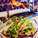 总有一天你的心上人会手持烤羊腿，脚踩棉花云来找你