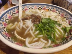 -鑫花溪牛肉米粉(人民广场店)