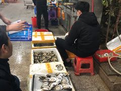 -蚝哥花姐湛江烤生蚝(美丽湾市场店)
