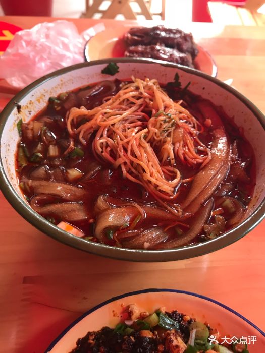 签金鼎老陈皮辣卤兔头串串火锅粉图片 - 第129张