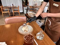 -ROAST coffee & eatery