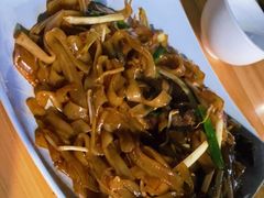 永利招牌干炒牛河-永利炭炉鸡