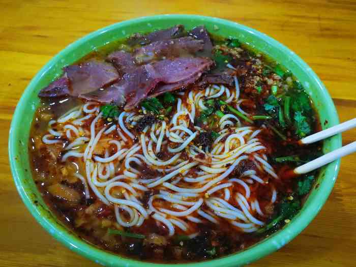 建国刘记米线-"[拥抱]听说老街要整改,整改之前抓紧来拔.