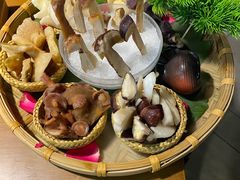 -菌彩云南野生菌火锅(万达广场店)
