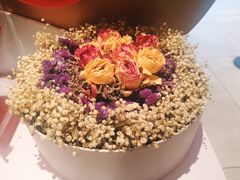 月饼旁的花-星巴克(汕尾信利城市广场店)