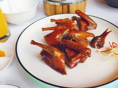 玻璃皮烤乳鸽-富力丽思卡尔顿酒店·丽轩中餐厅