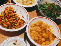 -聚鑫朋酸菜肥肠(文艺路口店)