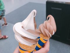 双色冰激凌-宜家·瑞典风味餐厅(北京西红门店)