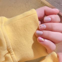 -悦指间美甲美睫