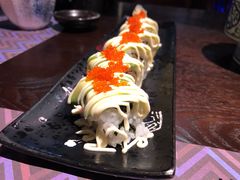 牛油果软壳蟹卷-羽山料理