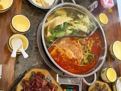 -黄利砖万峰林布依特色酸笋牛肉馆