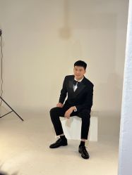 -现代经典婚纱摄影