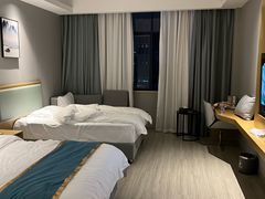 -南宁世纪君悦大酒店(青秀万达滨湖路地铁站店)