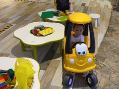 -Swim斯卫姆国际儿童游泳中心(红博中央公园店)