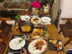 -Mark&Mars Restaurant