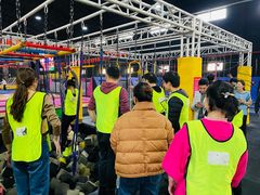 -嘿哟动霸CHUA·新潮玩运动娱乐中心·蹦床滑冰团建乐园
