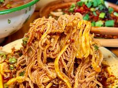 -拈签一笑黄牛肉辣卤串串