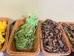 -农家院铁锅炖(西韩路店)