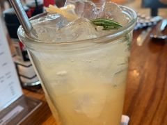 -ROAST coffee & eatery