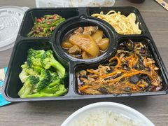 -雀蓝川菜(奥体广场店)