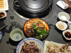 -大匠工房古船木艺术餐厅·猪肚鸡专门店(长白仙岛店)