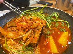 土豆排骨火锅-喇喇排骨火锅·传统韩式脊骨汤(望京西园总店)