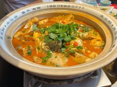 -魏铭鱼头捞饭(晋阳路店)