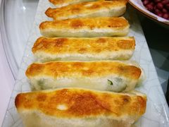 韭菜鸡蛋锅贴-伊喜饺子·烤鸭(五道口学院路店)