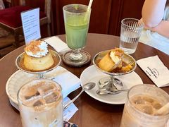 -Café Monson