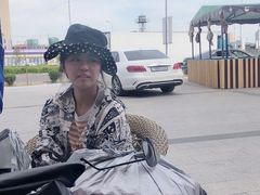 -霍尔果斯国门景区