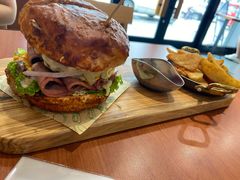 汉堡就该这么吃-魏斯理汉堡(西安沣东吾悦店)