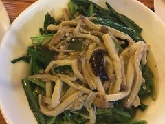 -闯关东东北农家菜(崂山石老人店)