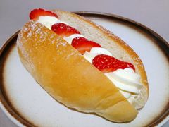 草莓奶油芝士面包-味多美蛋糕(梨园店)