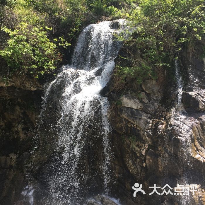 高冠瀑布风景区