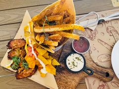 -Mark&Mars Restaurant