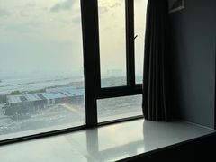 -欧辰国际酒店(重庆欢乐谷轻轨站店)